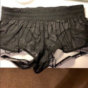Lululemon shorts size 6